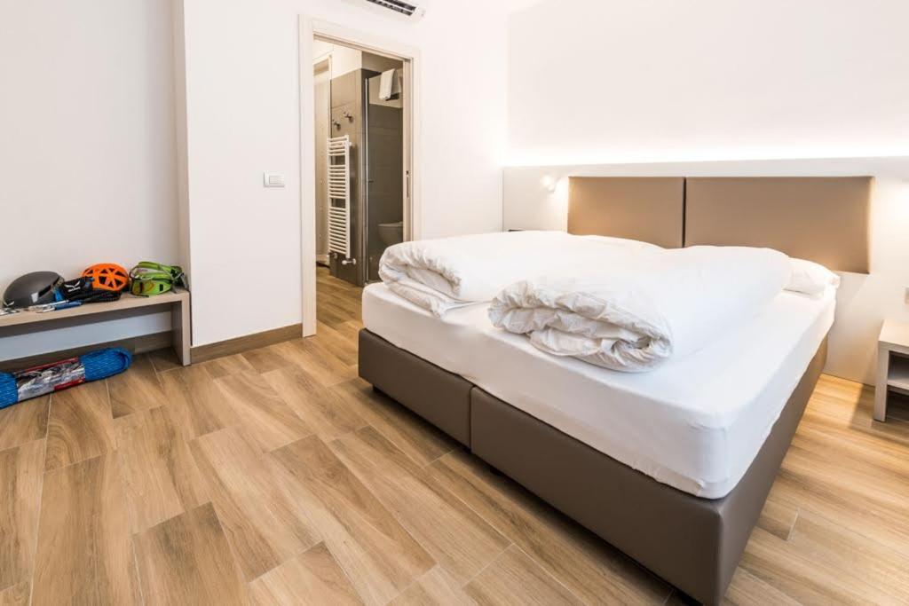 Albergo Garni Francesco Torbole Sul Garda Ngoại thất bức ảnh